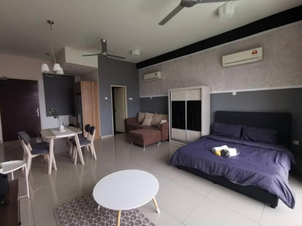 ג'והור בהרו 11-Modern Homestay Palazio Lake View Mount Austin Palazio Near Aeon Themepark Toppen Ikea מראה חיצוני תמונה