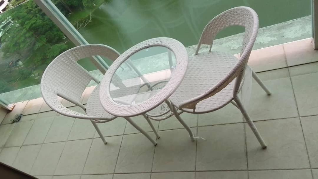 ג'והור בהרו 11-Modern Homestay Palazio Lake View Mount Austin Palazio Near Aeon Themepark Toppen Ikea מראה חיצוני תמונה